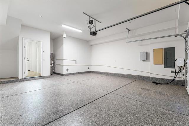 8608 Amherst St, Santee CA: https://media.crmls.org/mediaz/74dc2436-095b-4416-93d0-c4e80aa8817c.jpg