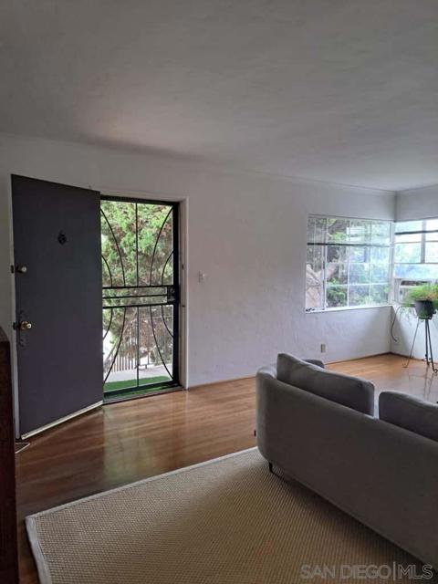 33 35 George St, San Jose CA: https://media.crmls.org/mediaz/74dc3f08-c1f9-463c-98a6-0222b9d8ccaa.jpg