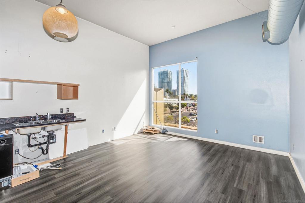 777 6th Avenue - photo 10