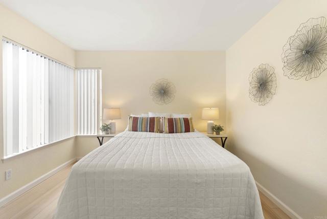 4535 Chateau Drive, San Diego CA: https://media.crmls.org/mediaz/74de60f0-01dd-49c3-afb3-b966bf03dcc6.jpg