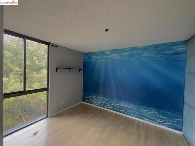 Image 12 of 14 For 555 Pierce St  1520