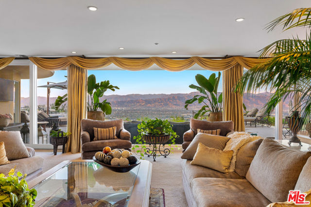 7833 Torreyson Drive, Los Angeles CA: https://media.crmls.org/mediaz/74df3df9-323f-447b-9357-bc2c46ba1f63.jpg