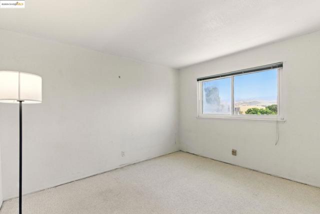 6223 Valroy Dr, San Jose CA: https://media.crmls.org/mediaz/74dfaa39-1822-4afa-96ac-c9caea91468b.jpg