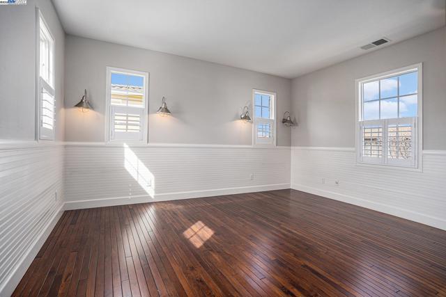 1049 S WEDGEWOOD DR, San Ramon CA: https://media.crmls.org/mediaz/74e00e30-be65-4ccd-acd2-6b4722327733.jpg