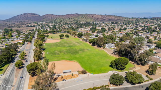 579 Rio Grande Circle, Thousand Oaks CA: https://media.crmls.org/mediaz/74e068e0-2300-4def-b249-c3fc56de3cb7.jpg