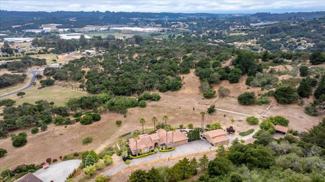 2710 Summerland Road,  CA: https://media.crmls.org/mediaz/74e0bc94-88c1-4f49-a006-6adbfe156840.jpg