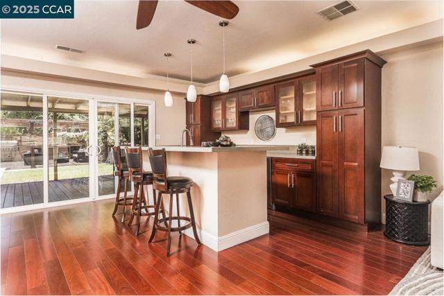 1736 Silverwood Dr, Martinez CA: https://media.crmls.org/mediaz/74e11174-83c6-424a-8dad-1aebb02b9524.jpg