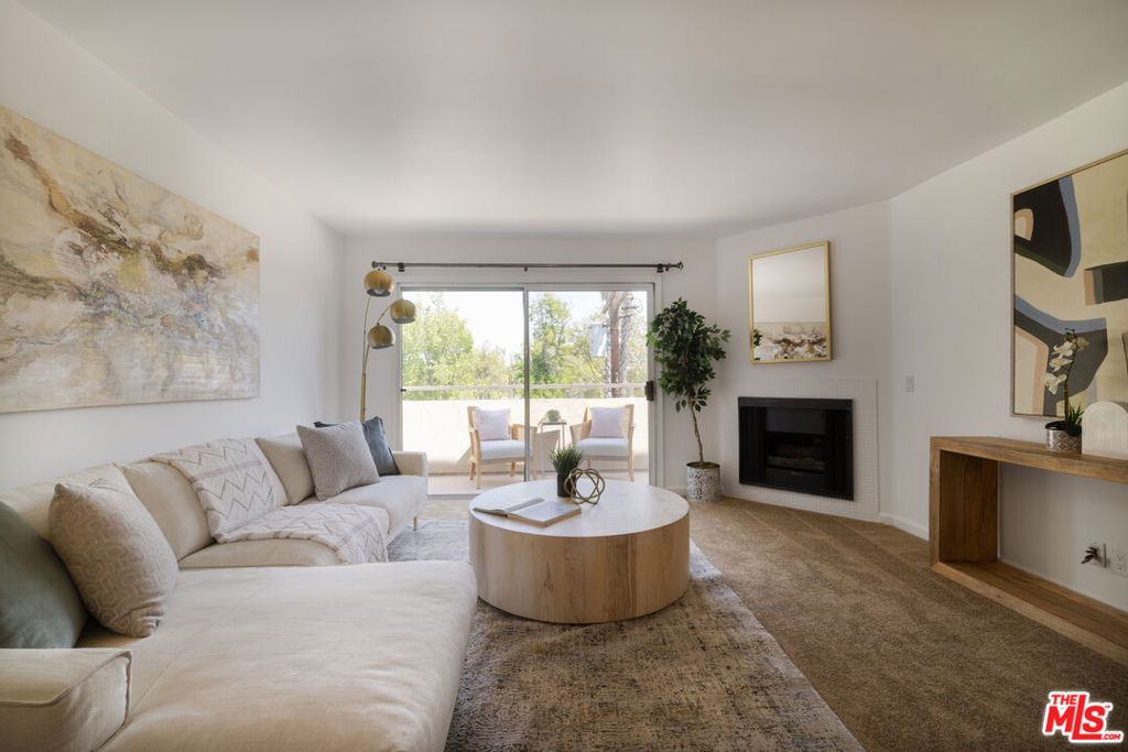 4702 Fulton Avenue #304