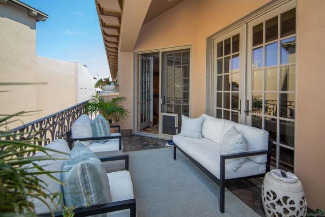 120 C Ave, Coronado CA: https://media.crmls.org/mediaz/74e2371a-cd4e-4eef-b5c6-bc3f7c032287.jpg