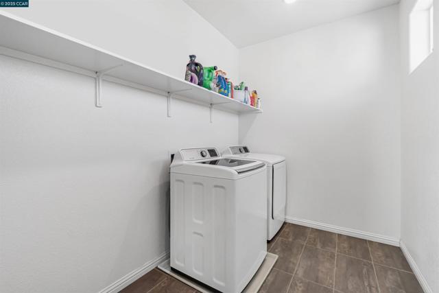 158 Wooley Creek Way, Brentwood CA: https://media.crmls.org/mediaz/74e2872e-3a3c-4dcb-93a9-2347a9eb951a.jpg