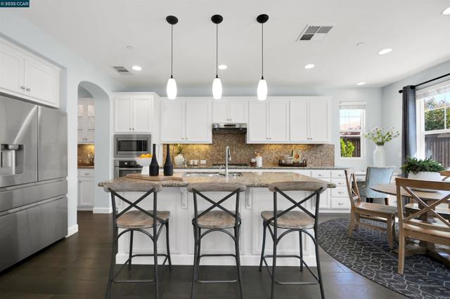 5152 Bengali St, Danville CA: https://media.crmls.org/mediaz/74e34cc2-aede-4431-aee6-78778ff600d9.jpg