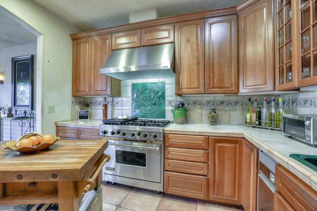 725 Correas Street, Half Moon Bay CA: https://media.crmls.org/mediaz/74e3a3be-f0f3-4c93-aa34-b0fe3ff440dd.jpg