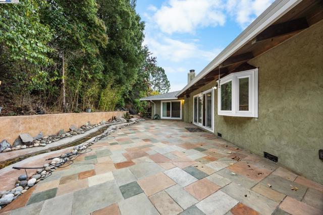 699 Fiesta Place, Hayward CA: https://media.crmls.org/mediaz/74e3e5af-ae3f-404b-ba17-bad8f1739dac.jpg