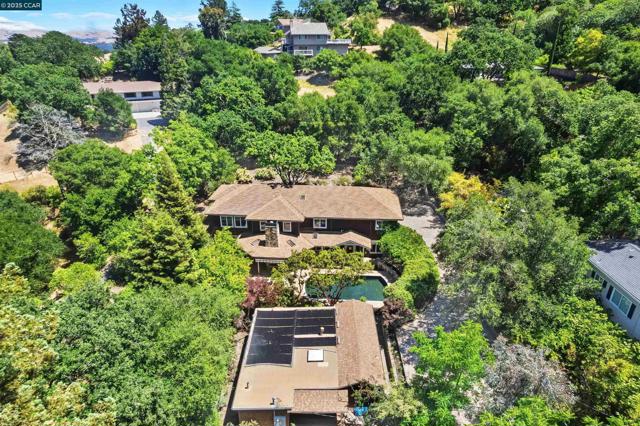 1754 Reliez Valley Rd, Lafayette CA: https://media.crmls.org/mediaz/74e4da61-0bf8-422f-b425-88ad18bbfc48.jpg