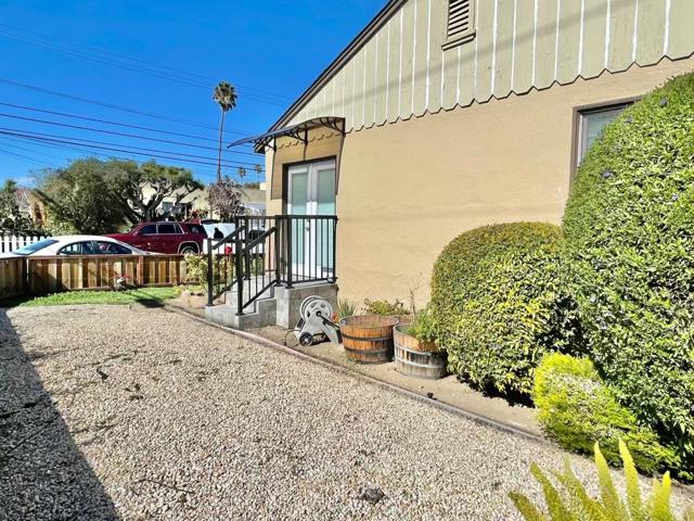 600 7th Avenue, San Mateo CA: https://media.crmls.org/mediaz/74e5028b-2d55-4199-915b-6c03291d2a47.jpg