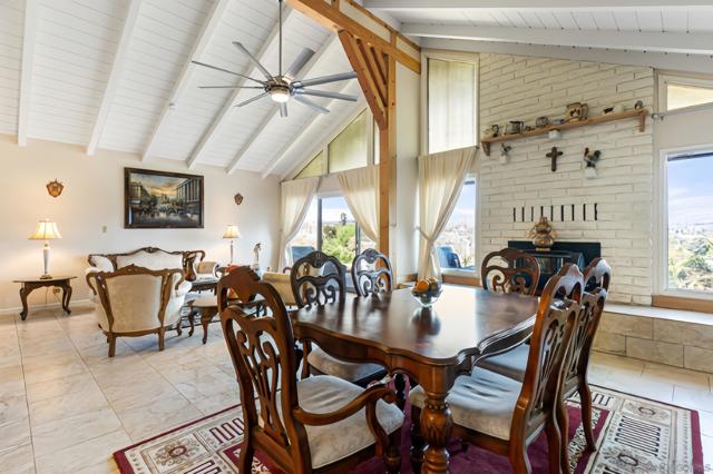 732 Hamilton Lane, Fallbrook CA: https://media.crmls.org/mediaz/74e51daf-a76c-4da8-a05e-fd9e6fff638f.jpg