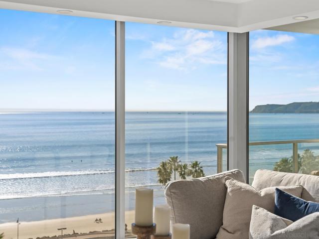 1810 Avenida Del Mundo, Coronado CA: https://media.crmls.org/mediaz/74e54572-ba94-4ecc-82e9-3bb49b18e345.jpg