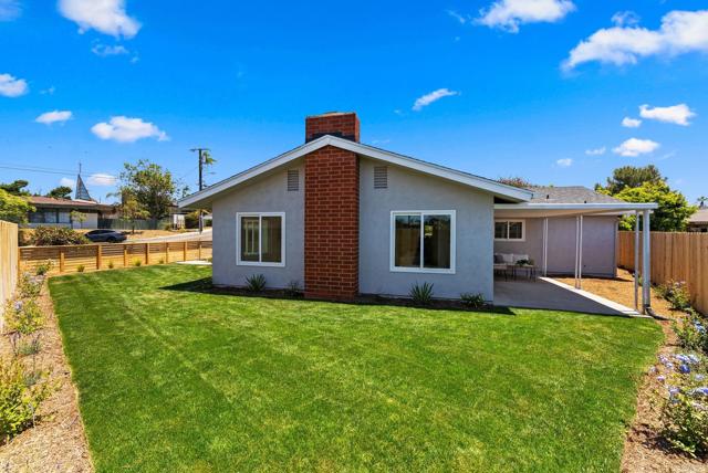 3827 Westgate Place, San Diego CA: https://media.crmls.org/mediaz/74e59137-ce2d-433b-8117-d030a02aa764.jpg