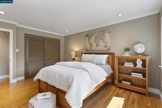 350 Pine Creek Rd, Walnut Creek CA: https://media.crmls.org/mediaz/74e5dad9-48e0-4111-999f-ec86757c5f10.jpg