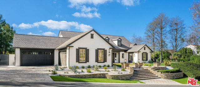 1 Falconridge Drive, Coto de Caza CA: https://media.crmls.org/mediaz/74e5fc54-03cf-4781-8b33-dc67a485c6d1.jpg