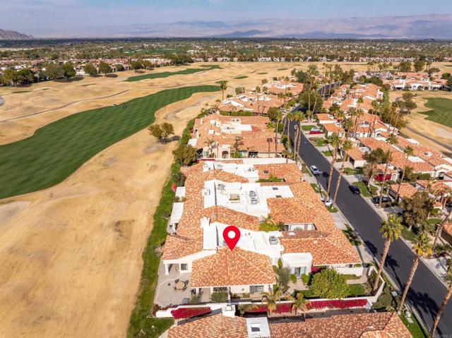 54877 Inverness Way, La Quinta CA: https://media.crmls.org/mediaz/74e63ca6-e361-41cb-8427-9dff7705d0c7.jpg