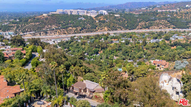 837 Linda Flora Drive, Los Angeles CA: https://media.crmls.org/mediaz/74e77259-1635-4917-ac5c-6389bbd253d2.jpg