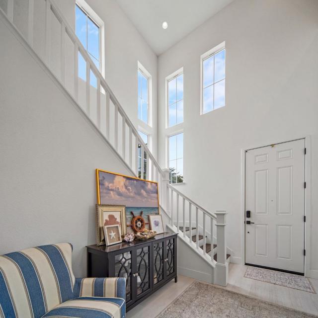 287 Skyview Drive, Marina CA: https://media.crmls.org/mediaz/74e7b866-3311-4795-bd62-3e80969a714c.jpg