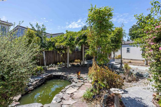 Image 43 of 58 For 552 Stonehaven Ct