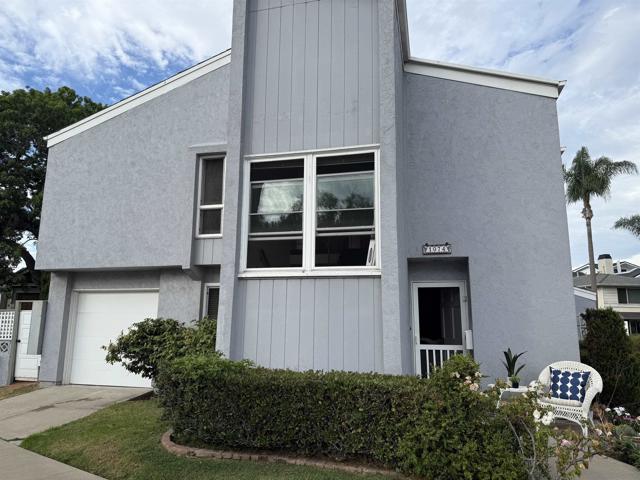 1074 Isabella Avenue, Coronado CA: https://media.crmls.org/mediaz/74e85e86-1917-4ddd-8126-937e97ff52a5.jpg