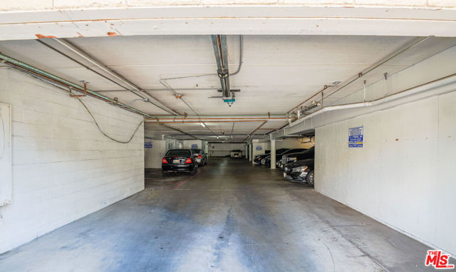 14108 Doty Avenue, Hawthorne CA: https://media.crmls.org/mediaz/74e8c92a-d382-41fc-bafc-5d78f4cdbe88.jpg