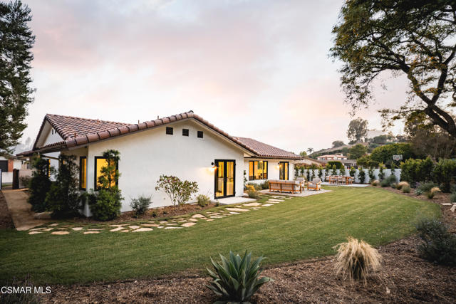 1207 Westridge Drive, Ventura CA: https://media.crmls.org/mediaz/74e98206-eed6-4c6b-acdf-ea2781073344.jpg