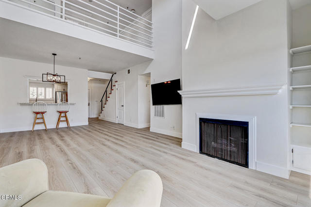 Detail Gallery Image 5 of 48 For 2905 Montrose Ave #610,  La Crescenta,  CA 91214 - 3 Beds | 3 Baths