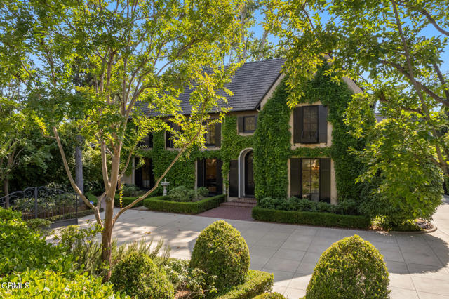 1241 S Oak Knoll Avenue, Pasadena CA: https://media.crmls.org/mediaz/74e9eda4-b010-427f-8299-acebecaf1eb9.jpg