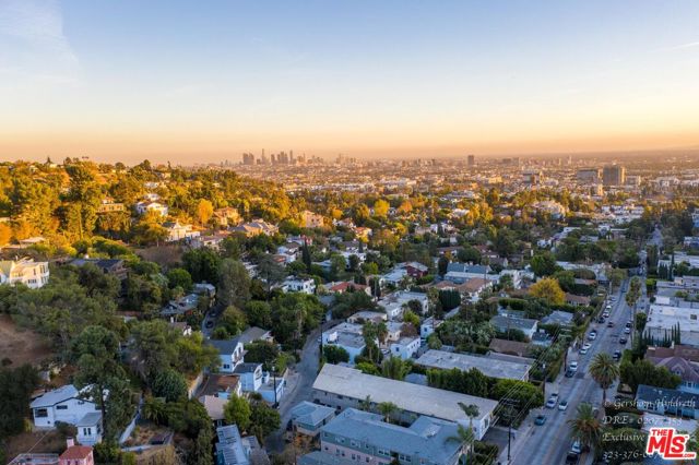 2488 N Beachwood Drive, Los Angeles CA: https://media.crmls.org/mediaz/74ea773b-45e3-497b-8426-7f0b97c86f0d.jpg