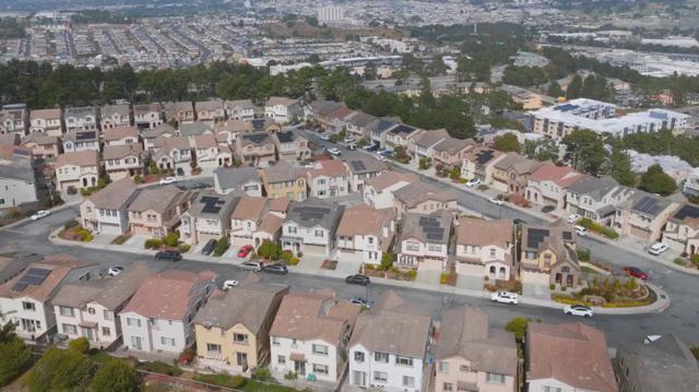355 Crestview Circle, Daly City CA: https://media.crmls.org/mediaz/74ecd823-6b0d-4c4e-8b17-fa3bc1c2d064.jpg
