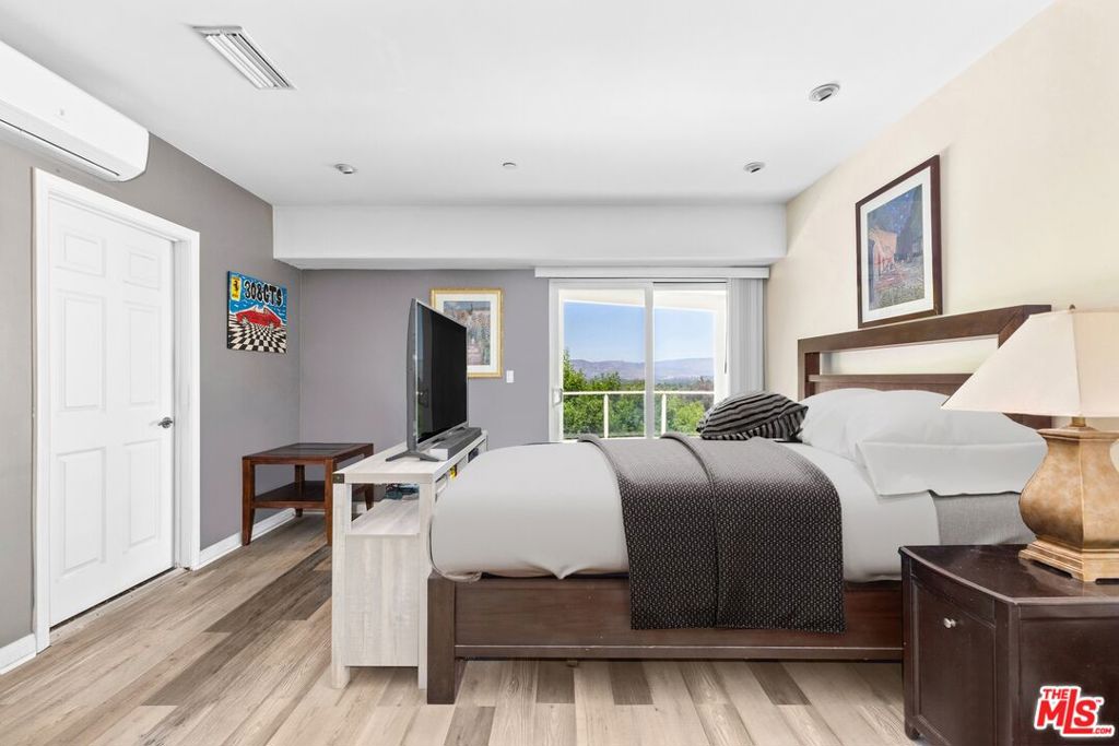 MLS #25589039 image #15