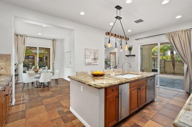 648 California Oak Drive, Vista CA: https://media.crmls.org/mediaz/74ed73d5-04b7-4ba6-9772-04de457ec3e5.jpg