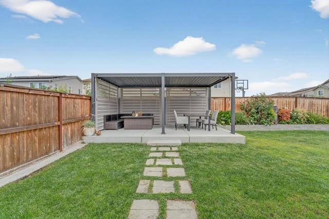 6707 Oakum Way, Stockton CA: https://media.crmls.org/mediaz/74ee97f1-1e8b-4cf2-be50-a55822dcd7ce.jpg
