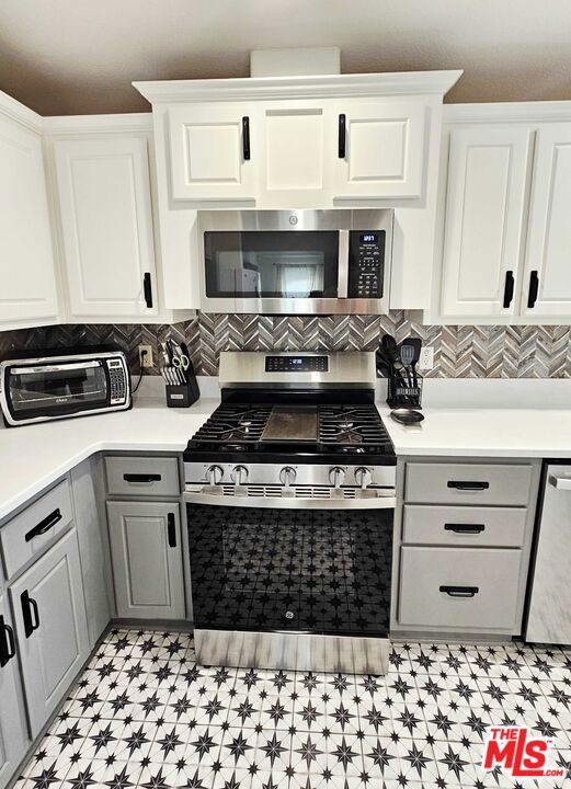 3838 Indian Cove Road,  CA: https://media.crmls.org/mediaz/74ef4051-ec94-4fcc-8683-5505abcc1290.jpg