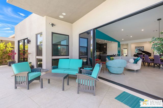 4321 Lumina Way, Palm Springs CA: https://media.crmls.org/mediaz/74efb229-2aaa-44ec-869c-6a2f6a46b7f7.jpg
