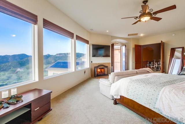 13037 Yerba Valley Way, Lakeside CA: https://media.crmls.org/mediaz/74f0027a-95a2-460b-9daa-6b8411792934.jpg