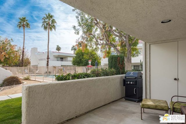 32505 Candlewood Drive, Cathedral City CA: https://media.crmls.org/mediaz/74f0b412-f36e-4516-a118-a80169a523d7.jpg