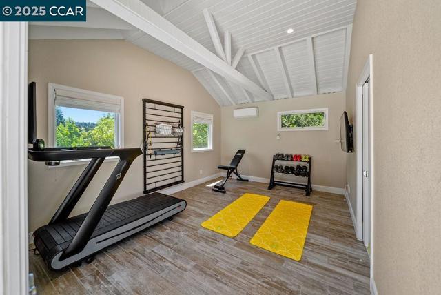 33 Los Arabis Circle, Lafayette CA: https://media.crmls.org/mediaz/74f19a7a-9602-454e-9853-44baab94bf04.jpg
