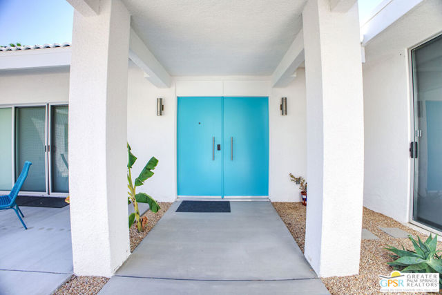 2566 S Calle Palo Fierro, Palm Springs CA: https://media.crmls.org/mediaz/74f20973-2246-40e5-837c-5851aa3d127c.jpg