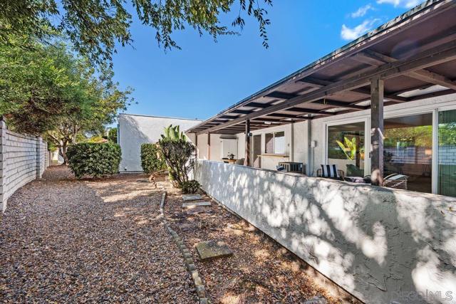 12753 Caminito Cancion, San Diego CA: https://media.crmls.org/mediaz/74f28b71-65a7-4c62-ad73-44acdb9b9b90.jpg