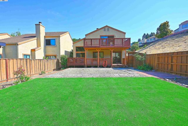 28111 Ziele Creek Dr, Hayward CA: https://media.crmls.org/mediaz/74f31622-8a5f-4a23-864e-a337137c3572.jpg