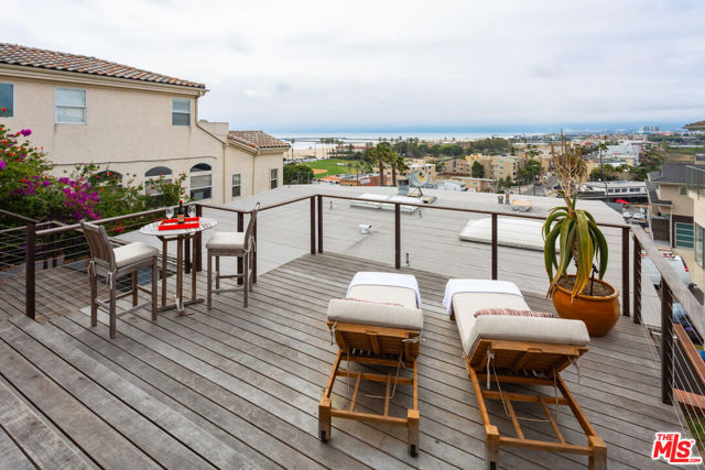 218 Montreal Street, Playa del Rey CA: https://media.crmls.org/mediaz/74f3a811-c088-469f-82d5-3ddc92a579f7.jpg