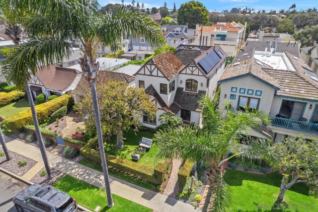 755 F Ave, Coronado CA: https://media.crmls.org/mediaz/74f3bdf9-fa49-4dde-8580-aabc0871619a.jpg
