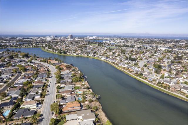 3335 Los Prados Street, San Mateo CA: https://media.crmls.org/mediaz/74f4254b-f2fd-4a8e-8c82-5e74da38925f.jpg