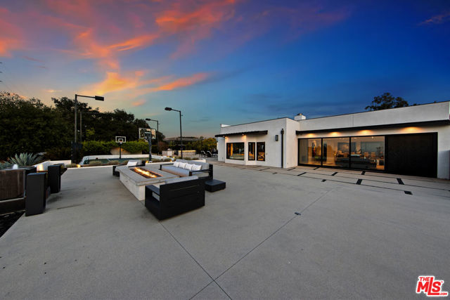 3144 Corda Drive, Los Angeles CA: https://media.crmls.org/mediaz/74f4f68c-57b3-4aeb-a93d-514216c89f4b.jpg